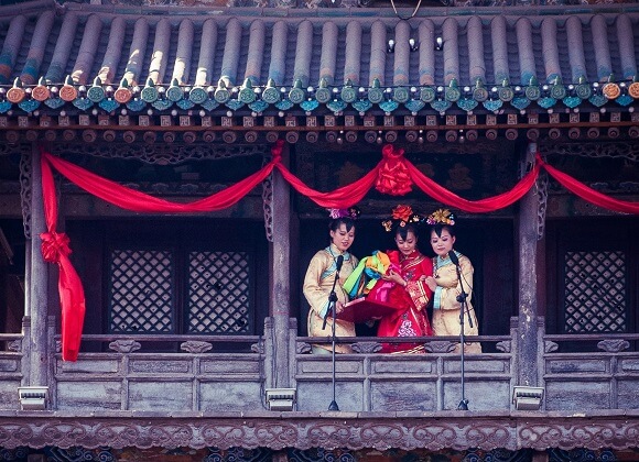 Performances in the ancient city of Pingyao