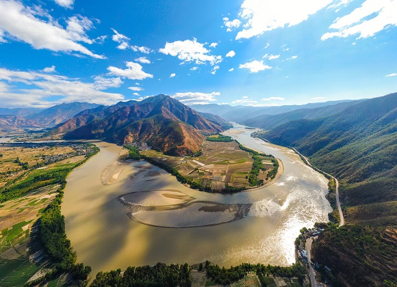The First Bend of Yangtze River